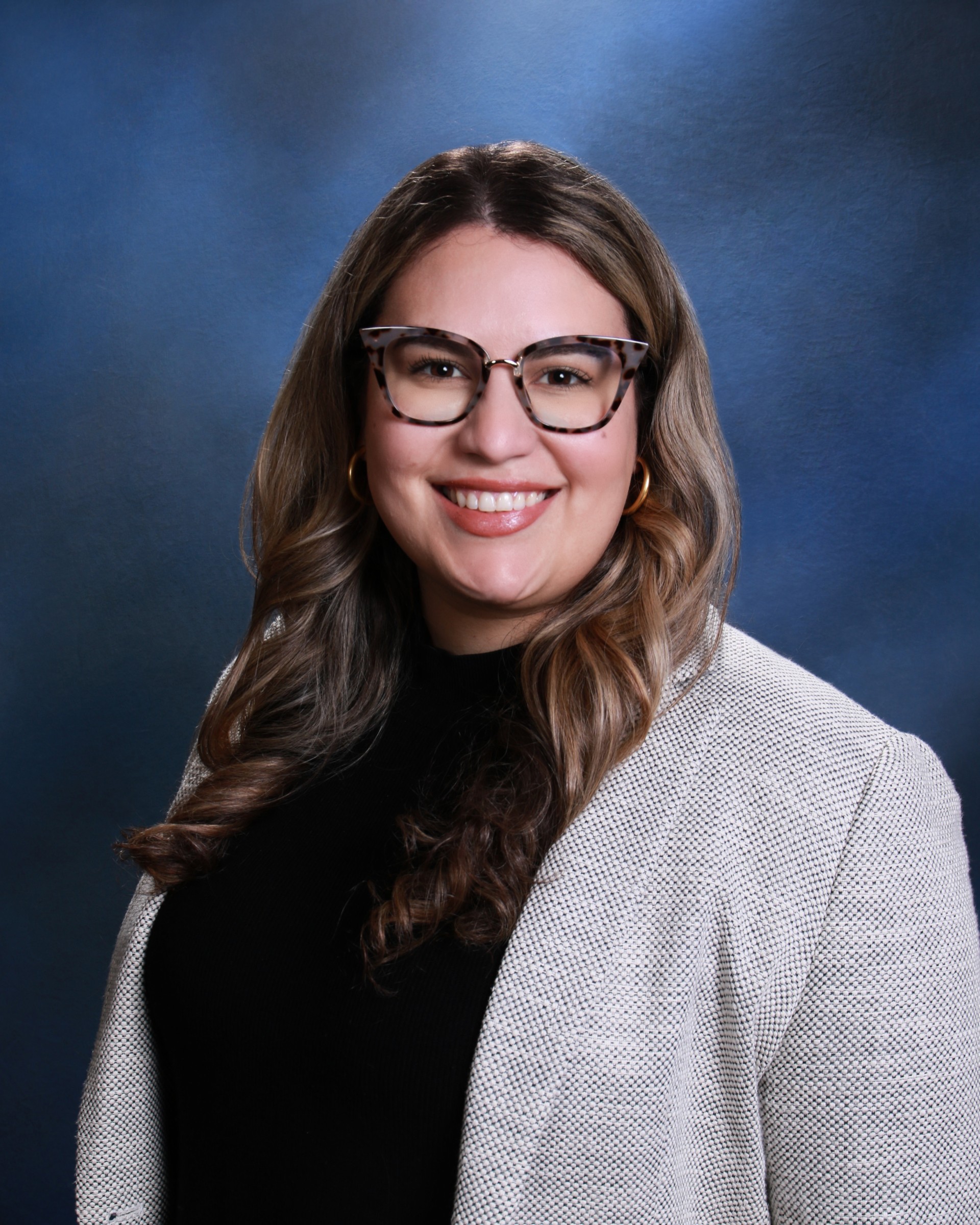 Estefania “Nia” Reichard, Abogada asociada